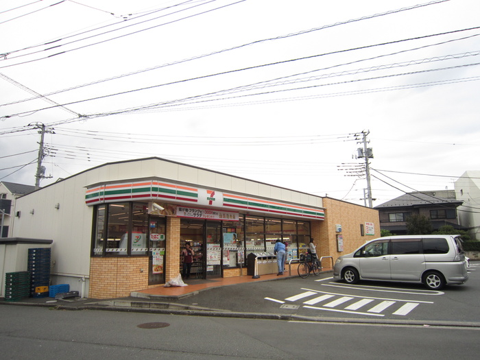 コンビニ　セブンイレブン（コンビニ）まで500m