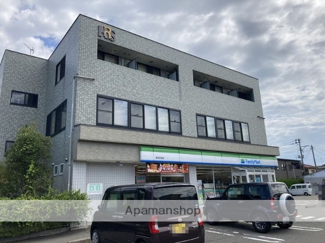 コンビニ　ファミリーマート新潟天野店（コンビニ）まで560m