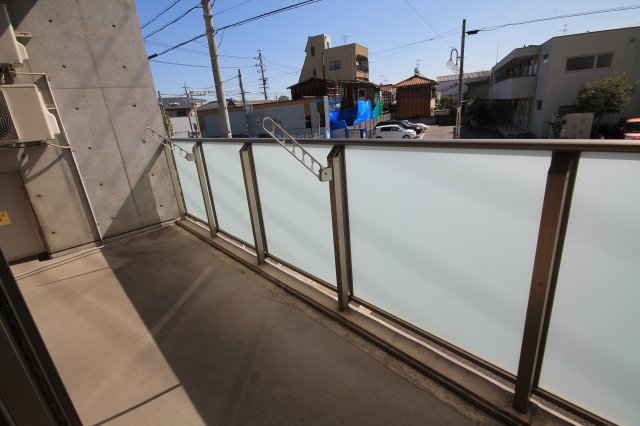 バルコニー　同じ建物の別のお部屋の写真です。現況優先。