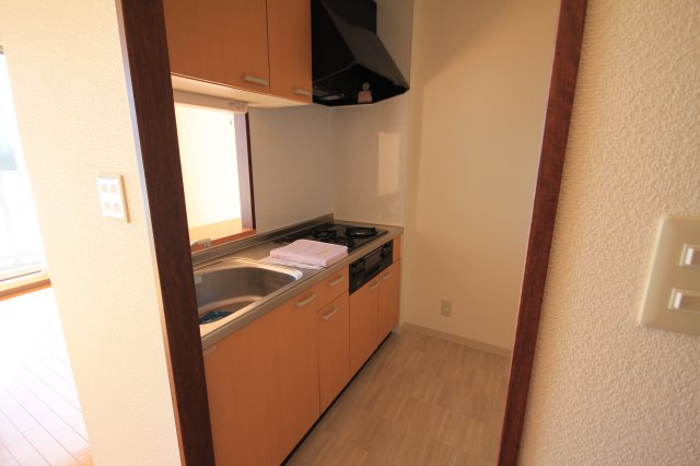 キッチン　同じ建物の別のお部屋の写真です。現況優先。