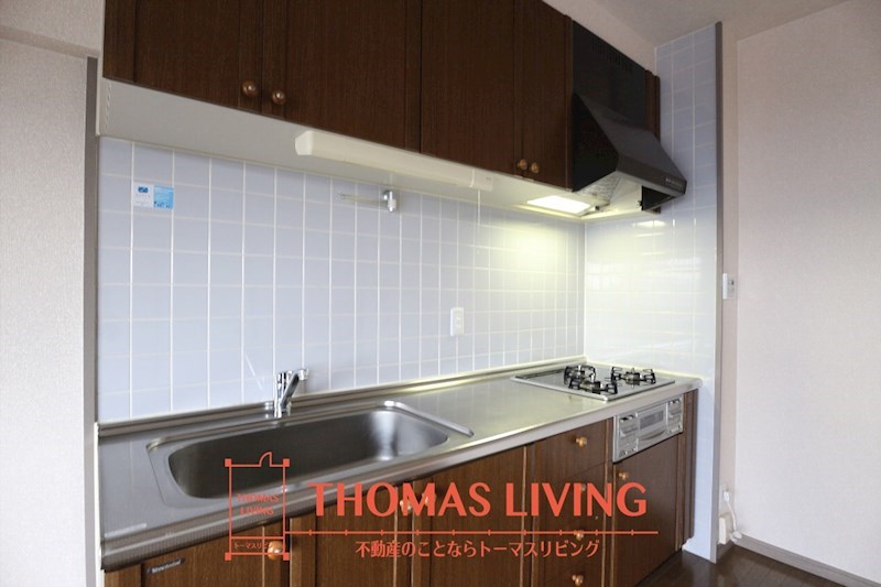 キッチン　3口コンロのシステムキッチンです。