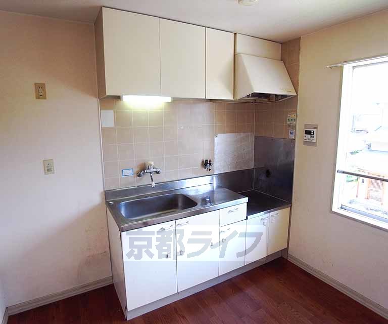 キッチン　広々使えるキッチンですね。