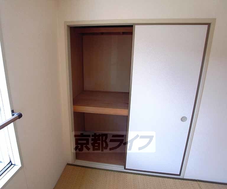 収納　奥行きのある収納です。