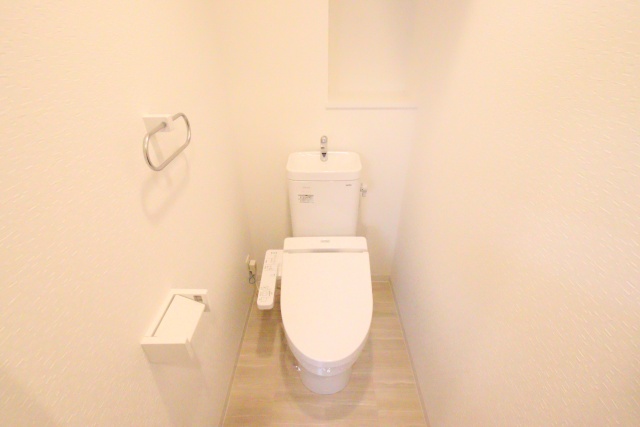 トイレ　※別室の参考写真の為、現況優先です。