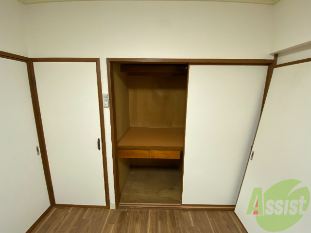 収納　面白い形の収納になってますね。中身きになりますね。