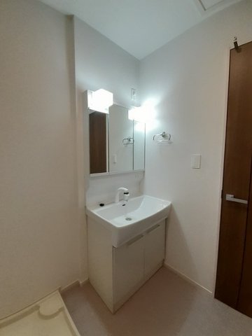 洗面設備　広い洗面スペース