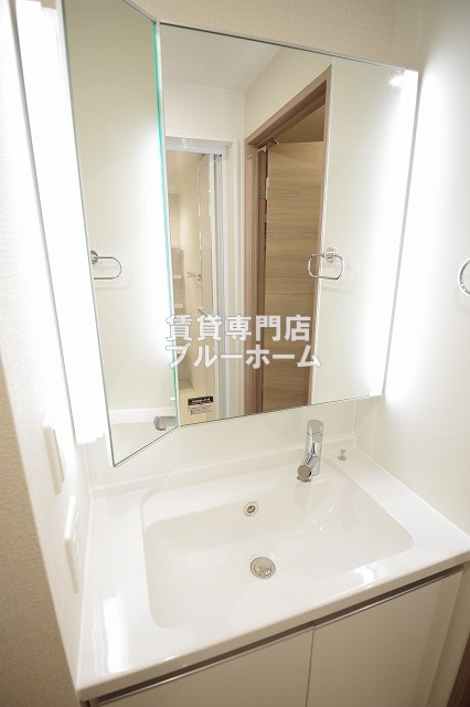 洗面設備　2面鏡のシャンプードレッサーです！