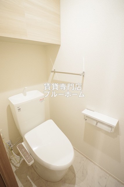 トイレ　温水洗浄便座付きのトイレです！