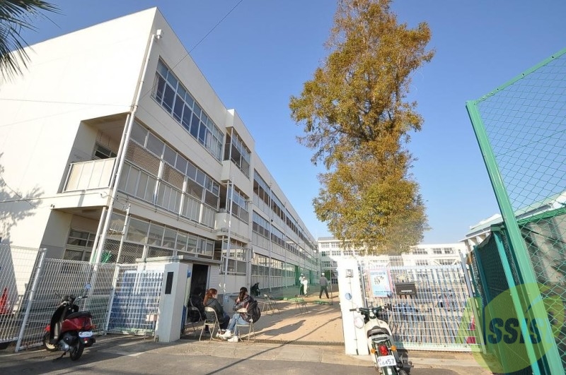 小学校　神戸市立千鳥が丘小学校（小学校）まで611m