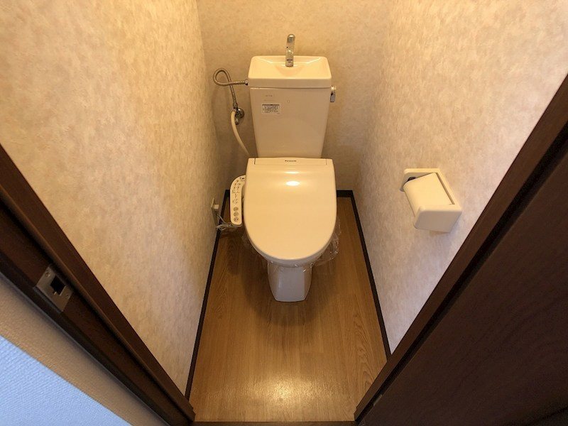 トイレ　※同タイプ写真参照