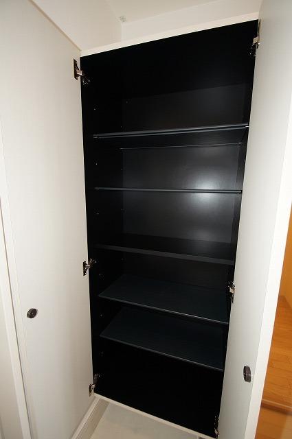 玄関　下駄箱もしっかりついてます！