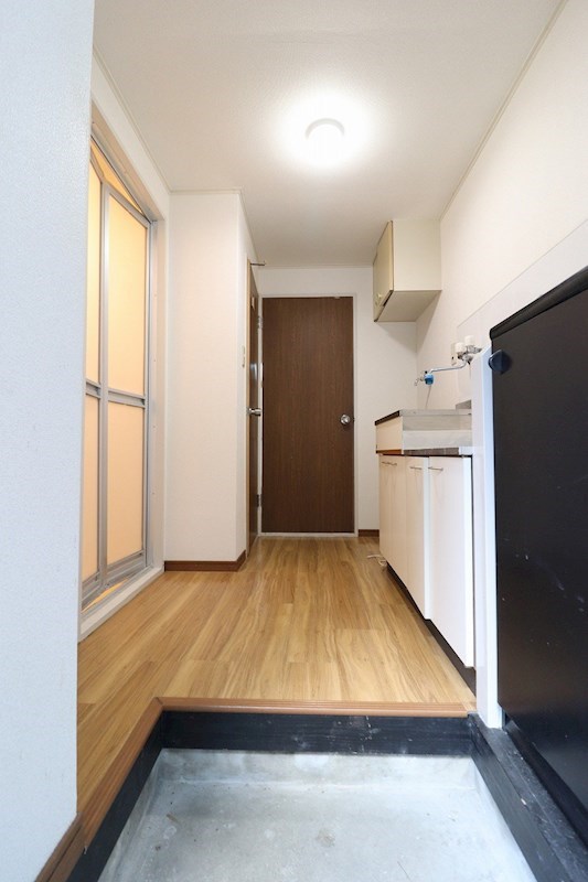 玄関　別部屋写真使用