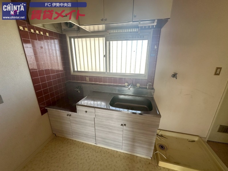 キッチン　同物件別部屋の写真