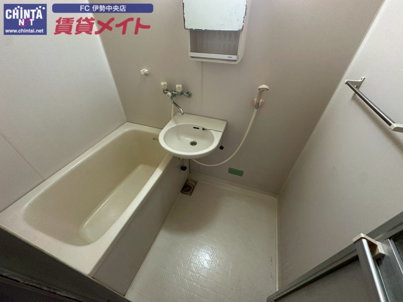 バス・シャワールーム　同物件別部屋の写真