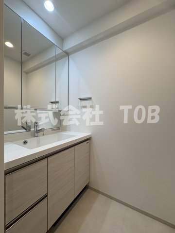 洗面設備　3面鏡シャンプードレッサー