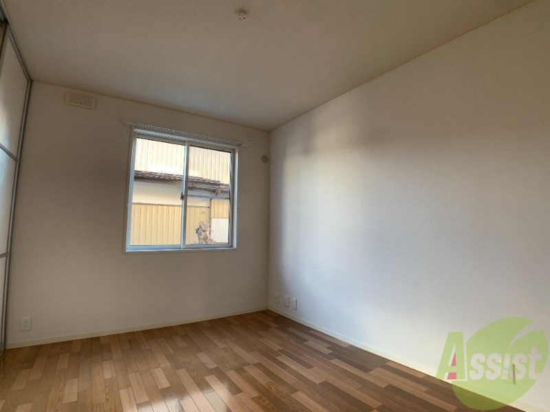 その他部屋・スペース　６帖の寝室。ぴかぴかでゆっくり休めそうです