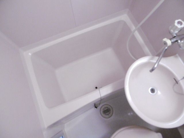 バス・シャワールーム　★ユニットバスで掃除も楽々です★