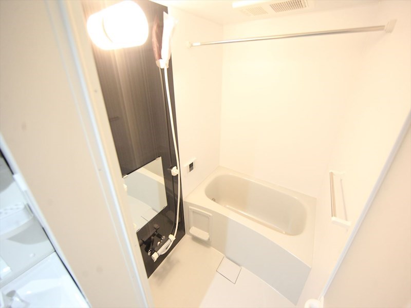 バス・シャワールーム　浴室暖房乾燥機付　追い焚き・オートバス機能付お風呂