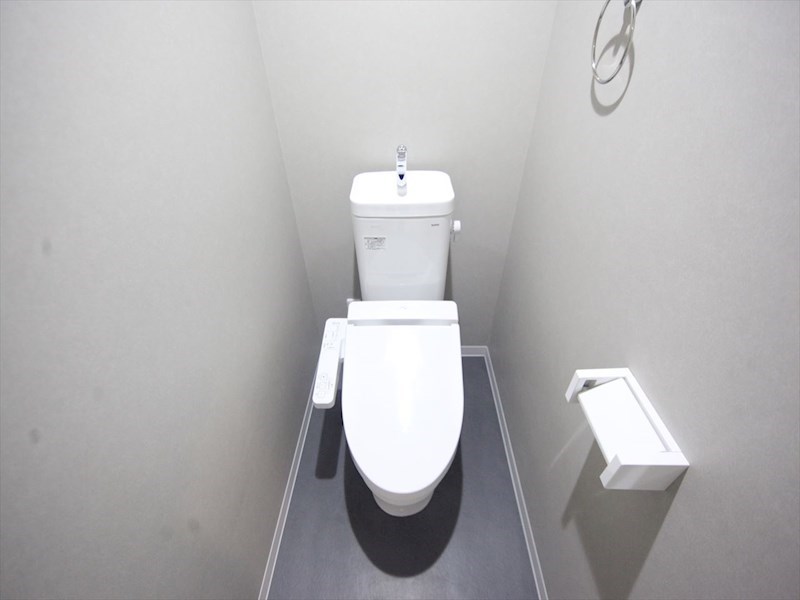 トイレ　温水洗浄暖房便座付トイレ