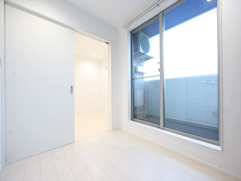 バルコニー　洋室3.4帖　クローゼット付　バルコニー