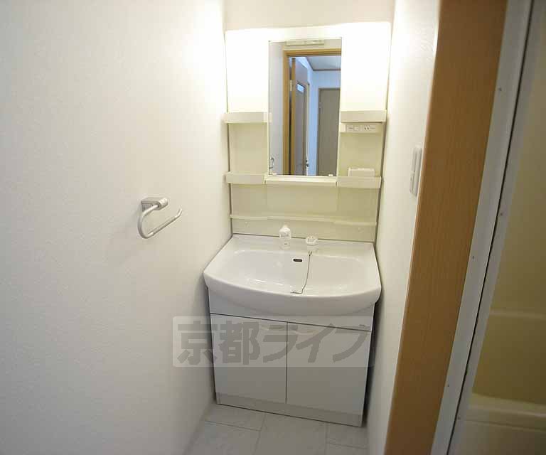 洗面設備　独立洗面台完備です。