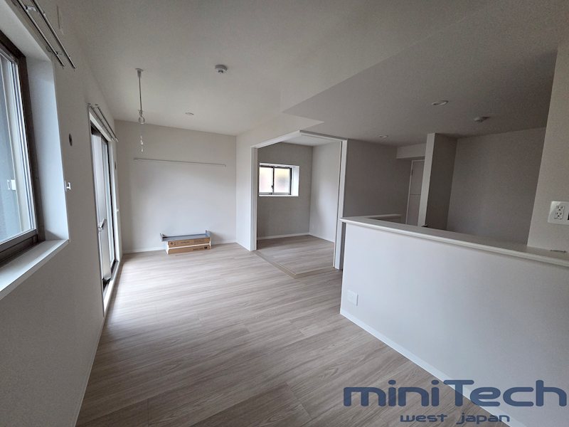 居室・リビング　現地モデルルーム写真のため現況優先