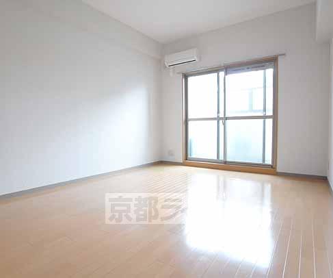 居室・リビング　約１０帖とい広々空間！