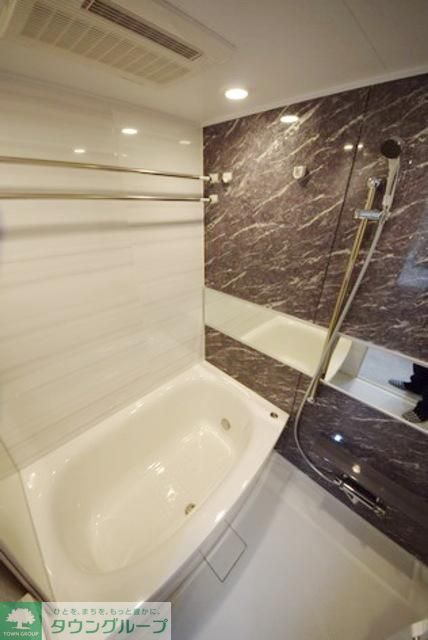 バス・シャワールーム　別部屋の写真です