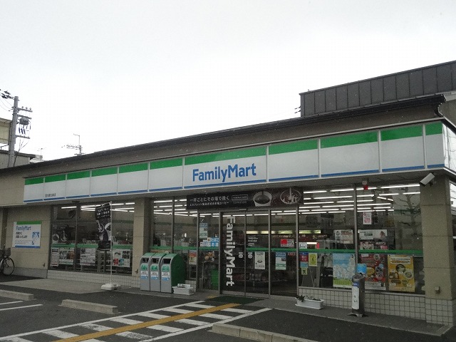 コンビニ　ファミリーマート 西大路九条店（コンビニ）まで813m