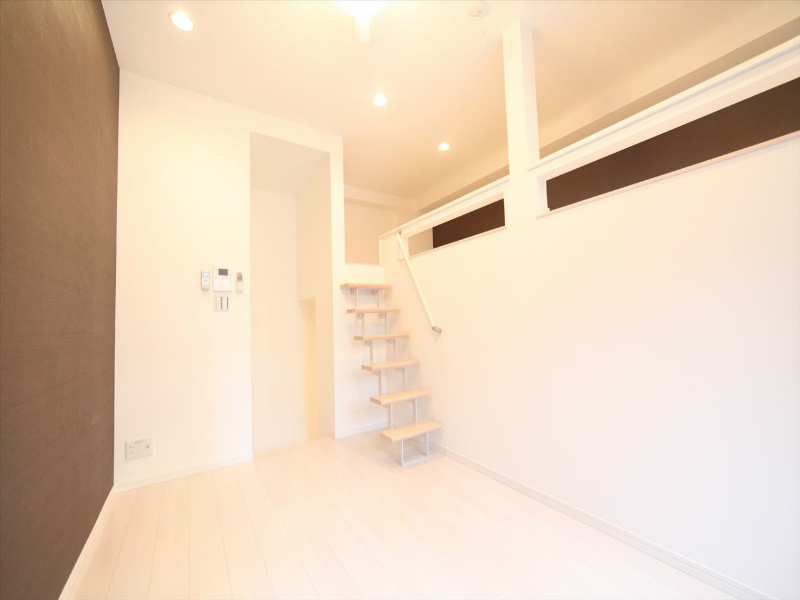 居室・リビング　洋室6.1帖　上段ロフト6.4帖（収納でも部屋でも使えます）