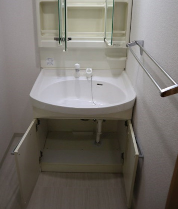 洗面設備　コンパクトで使いやすい洗面所