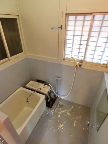 バス・シャワールーム　浴室追焚き機能。