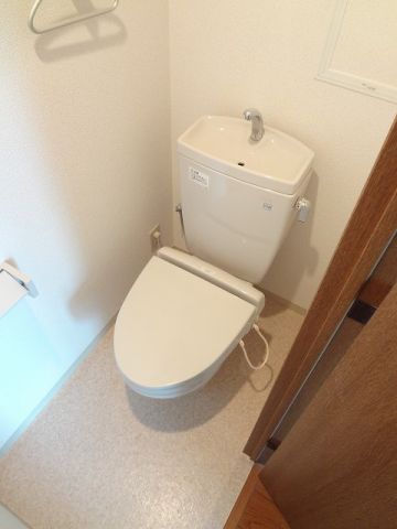 トイレ　類似写真掲載