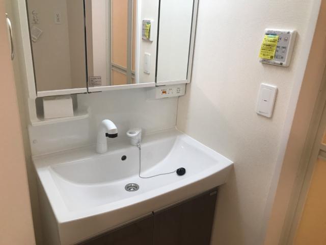 洗面設備　洗髪洗面化粧台