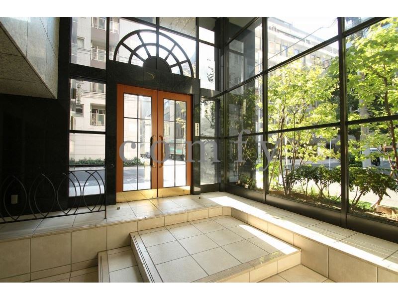 エントランス　お洒落なエントランス・オートロック