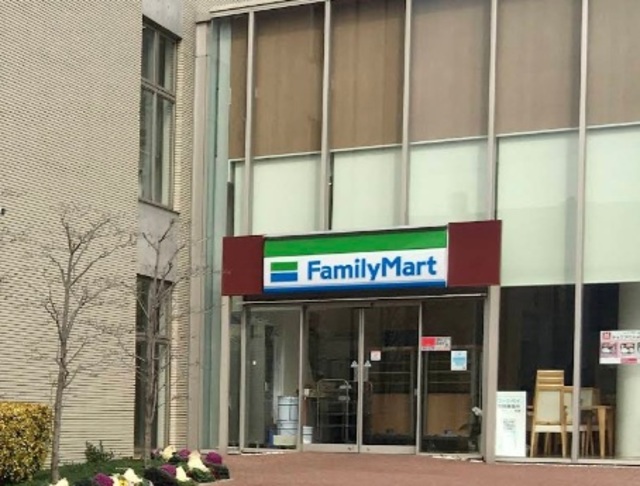 コンビニ　ファミリーマートベルアンサンブル／S店（コンビニ）まで1053m