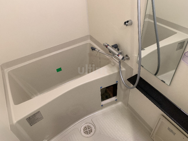 バス・シャワールーム　違うお部屋の写真です。ご参考までに