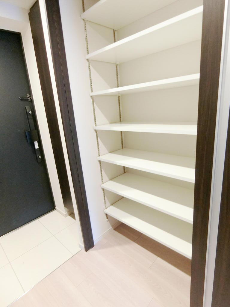 その他設備　玄関シューズボックス