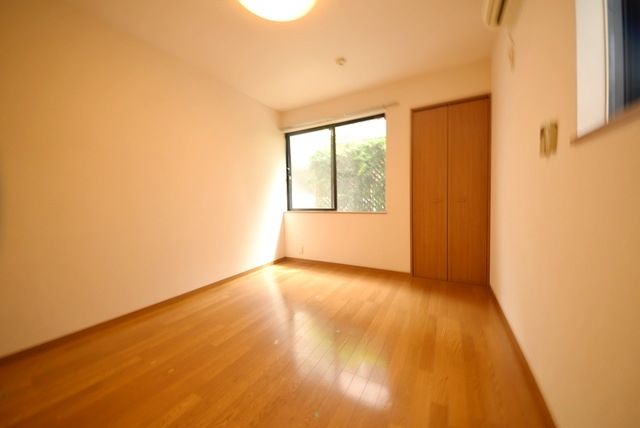 居室・リビング　★窓のある居室です★