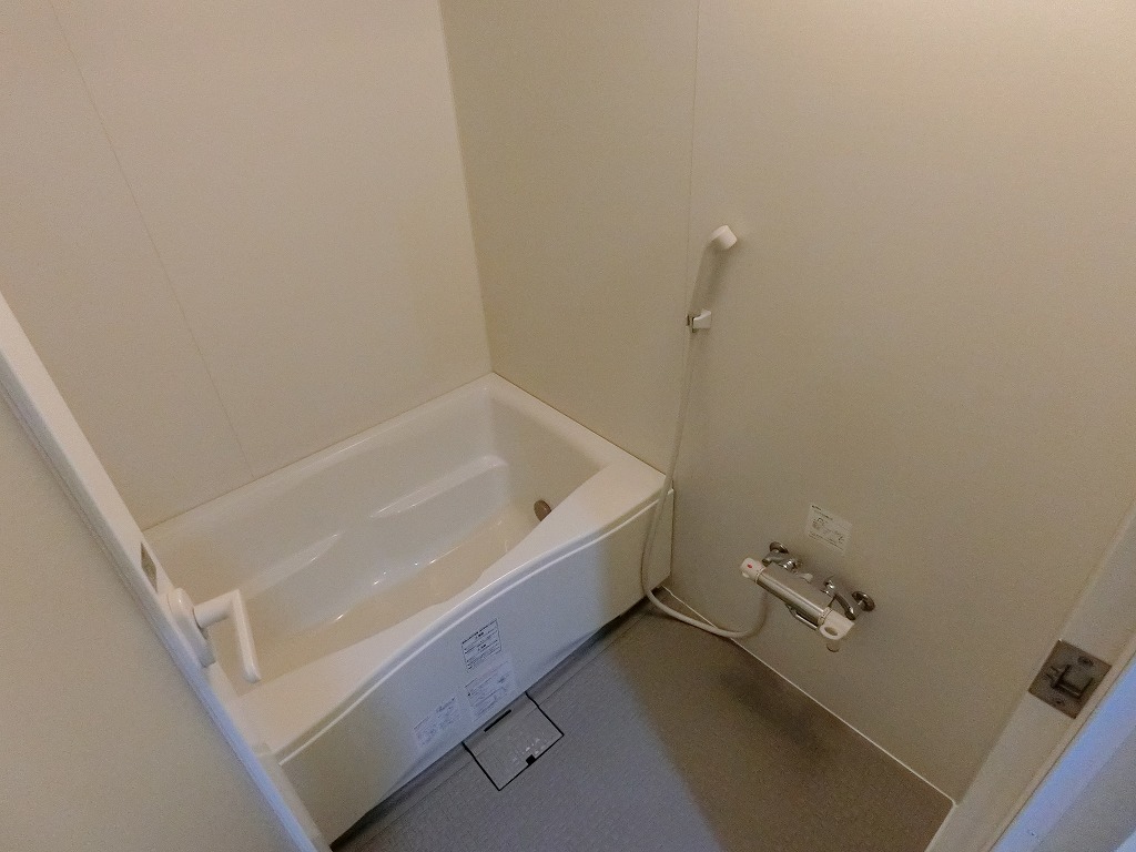 バス・シャワールーム　追焚き・浴室乾燥機付バスルーム