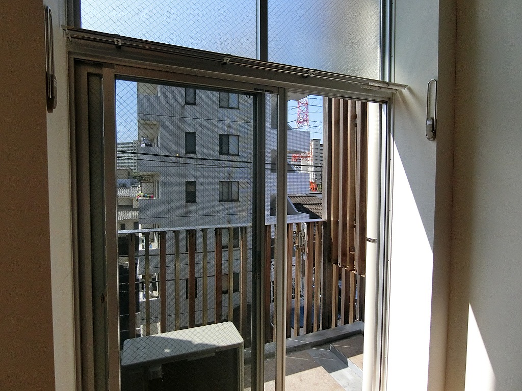 バルコニー　室内物干し付　南向きバルコニー