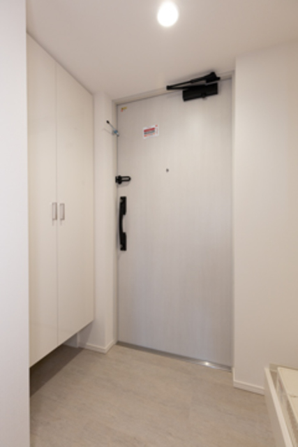 玄関　※写真は同タイプ住戸です。