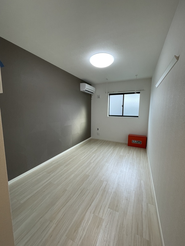 居室・リビング　こちらのリビングで趣味の時間をお楽しみください♪