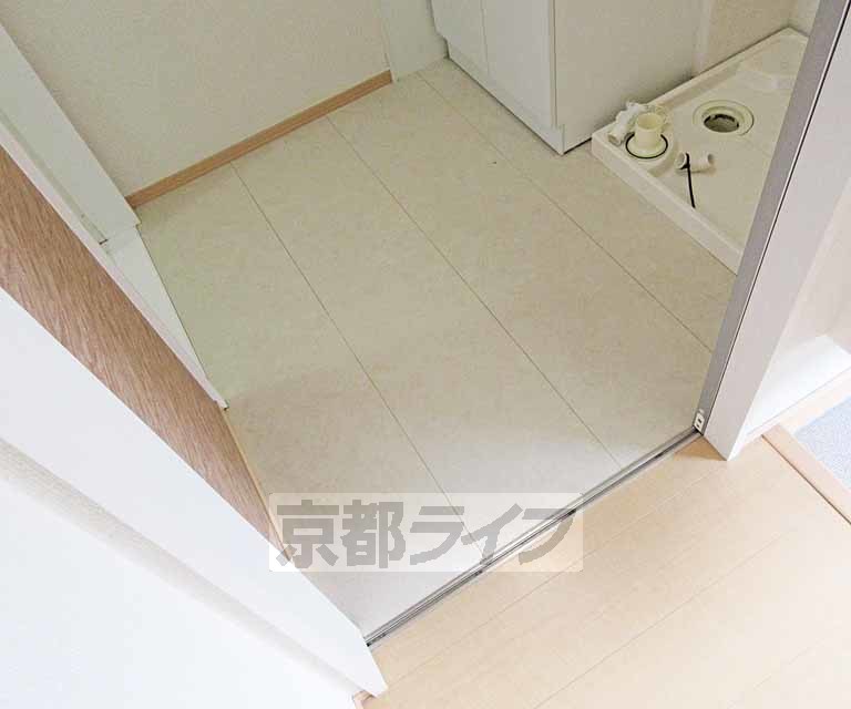 洗面設備　広い脱衣スペースです