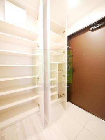 玄関　ライオンズフォーシア上野・稲荷町 301