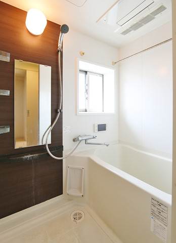 バス・シャワールーム　一日の疲れを癒してください