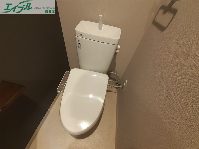 トイレ　同物件別部屋の写真です