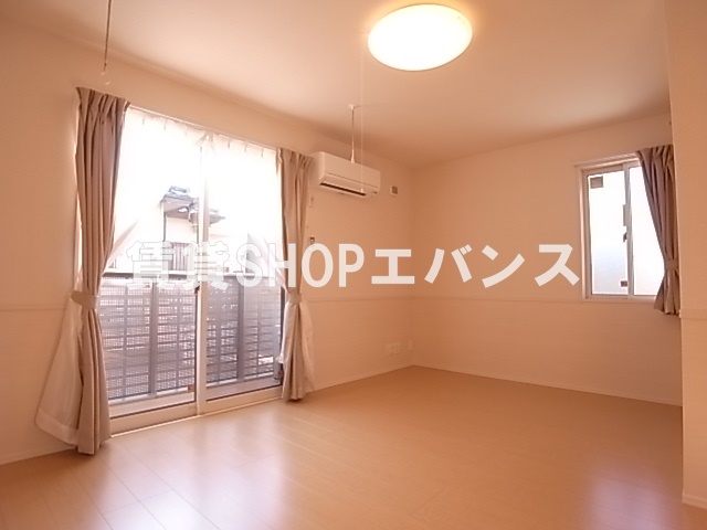 その他部屋・スペース　使い勝手のいい寝室です