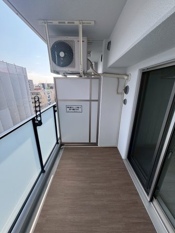 バルコニー　バルコニーからの眺めを楽しみながら食事をしませんか