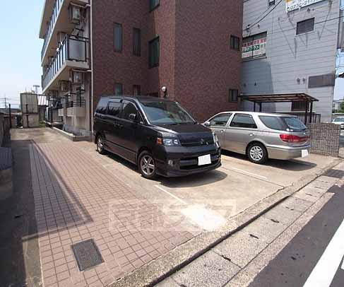 駐車場　ガレージです。